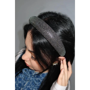 Siyah Renk Taş Detaylı Taç