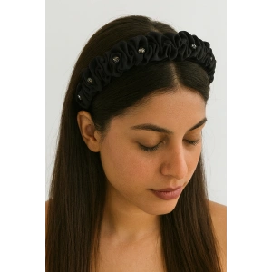Siyah Renk Taş Detaylı Taç