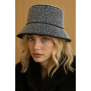 Siyah Renk Taş Detaylı Tasarım Şapka