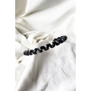 Siyah Renk Kıvrımlı Taç