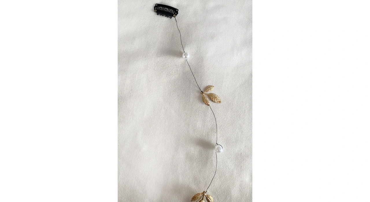 Altın Renk Yaprak Ve İnci Detaylı Çıtçıtlı Saç Aksesuarı