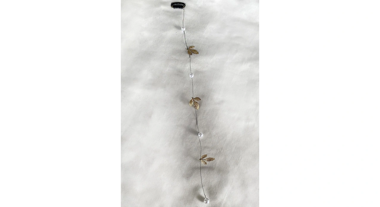 Altın Renk Yaprak Ve İnci Detaylı Çıtçıtlı Saç Aksesuarı