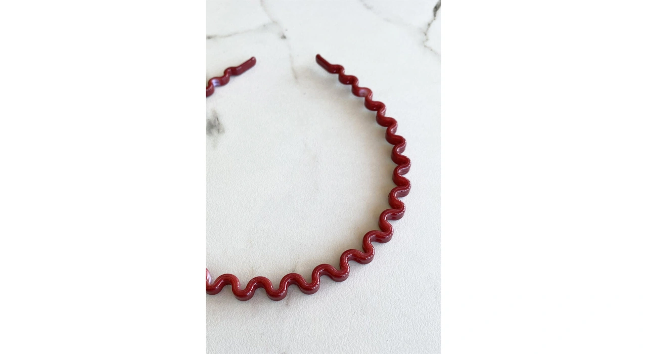 Bordo Renk Kıvrımlı Taç