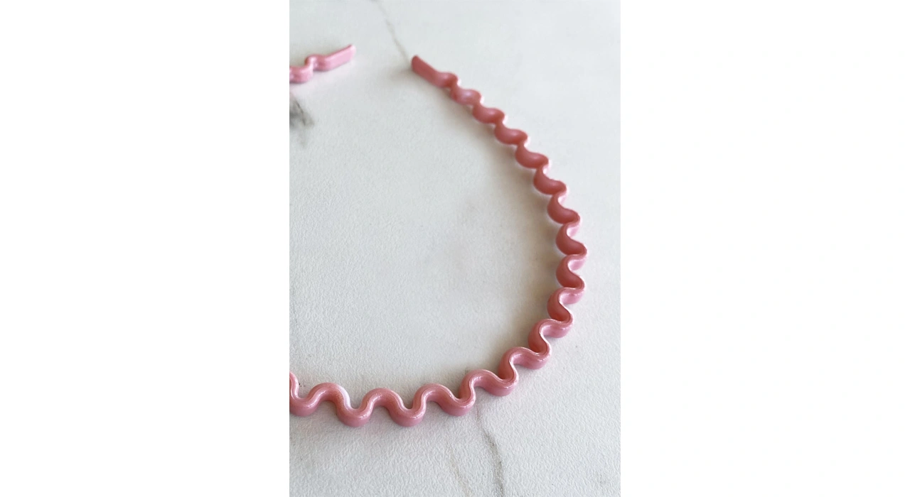 Pembe Renk Kıvrımlı Taç