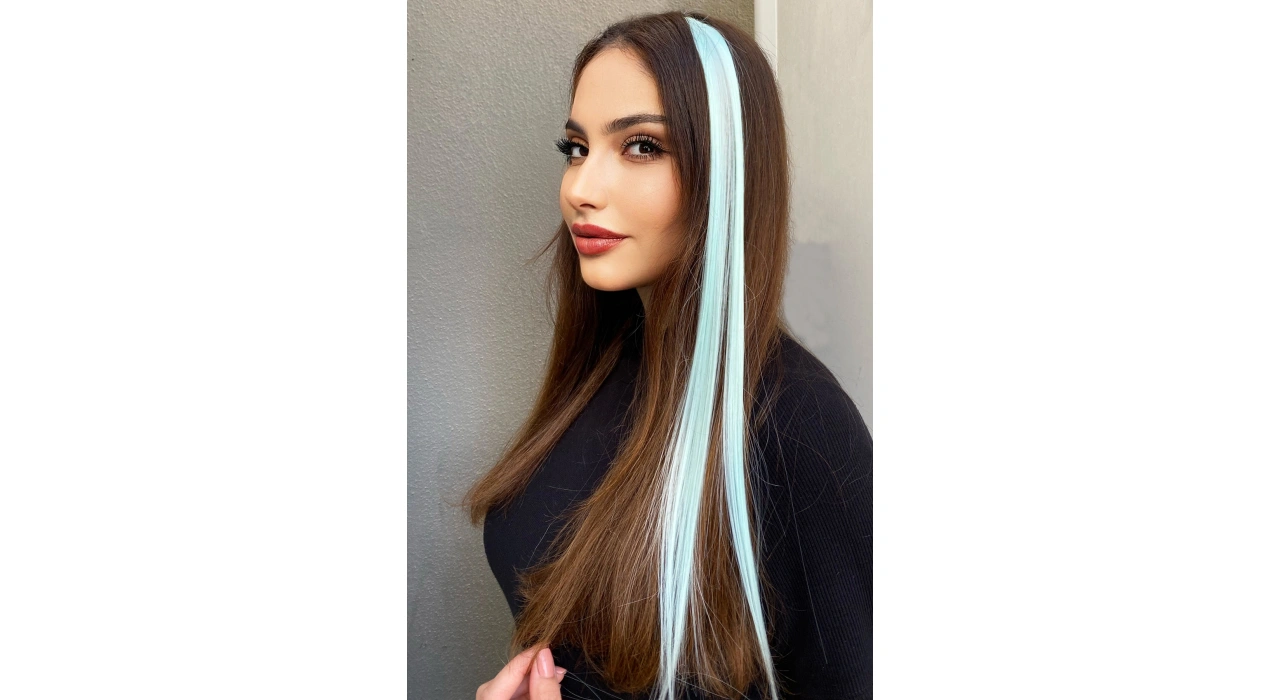 Yan Çıt Çıt Postiş / Su Yeşil Renk / 50 Cm