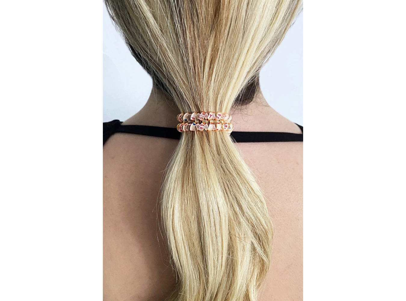 Açık Turuncu Renk Kalpli Helezon Lastik Toka