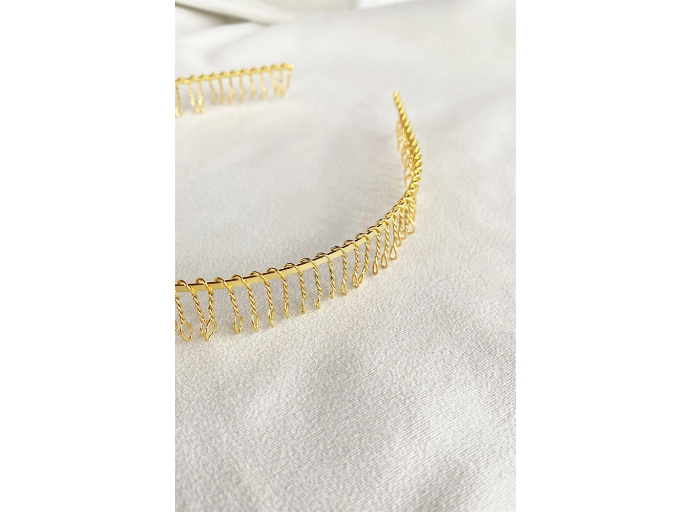 Altın Renk Metal Taç