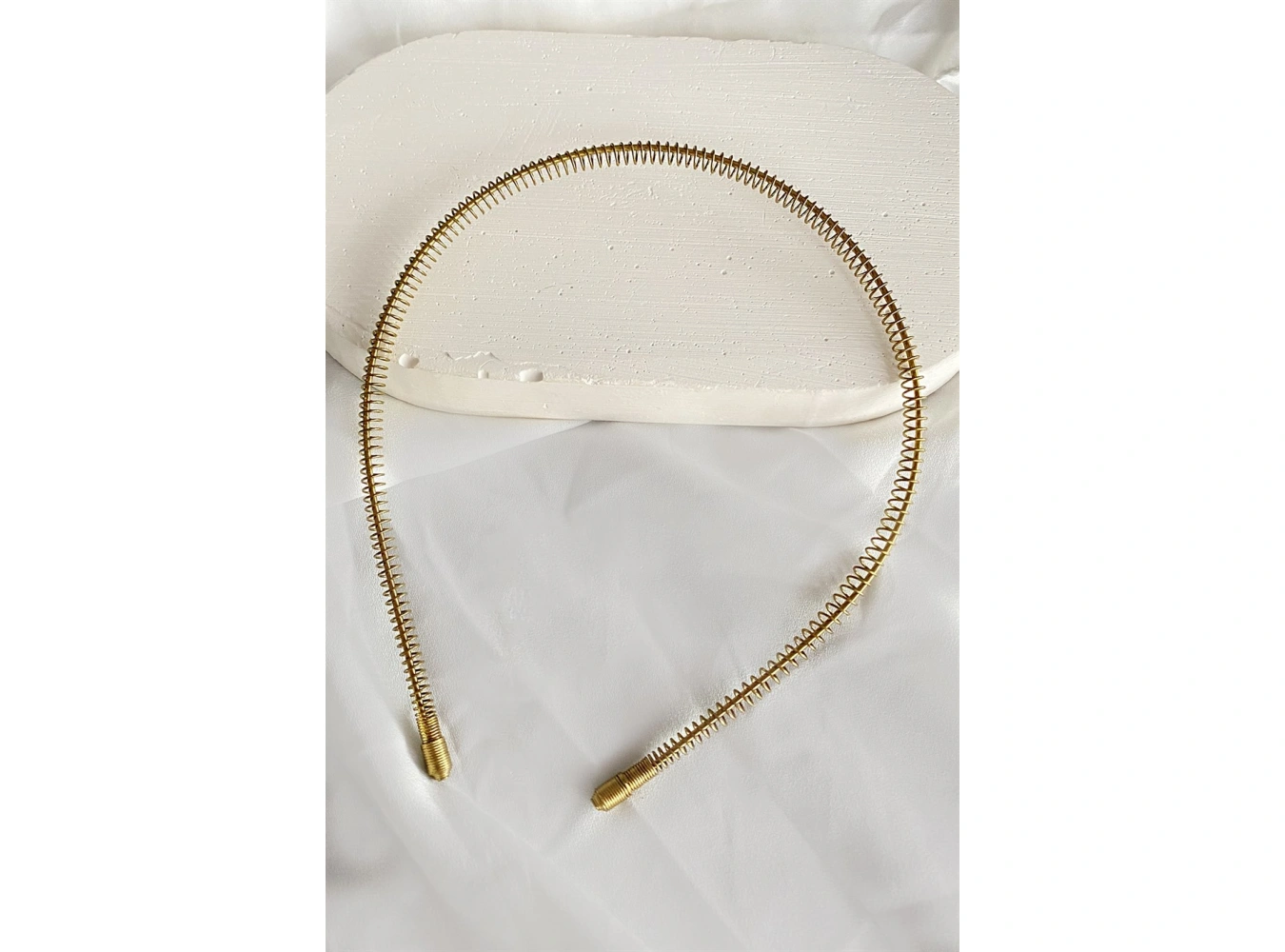 Antik Sarı Renk Metal Taç