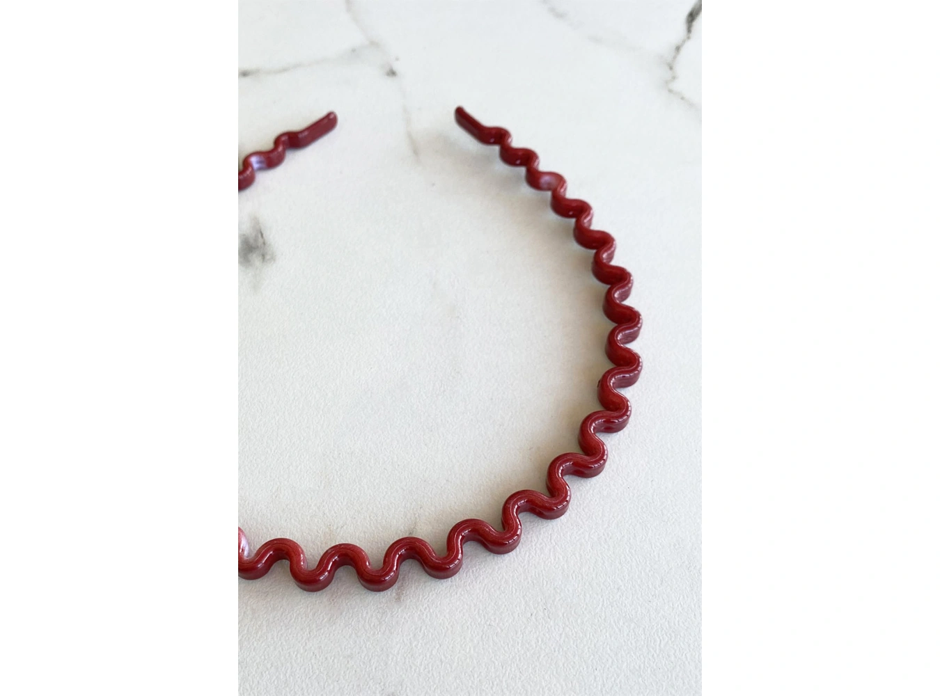 Bordo Renk Kıvrımlı Taç