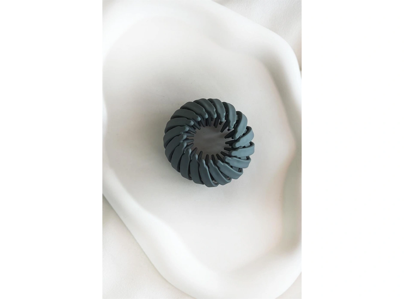 Gri Renk Mat Saç Aparatı