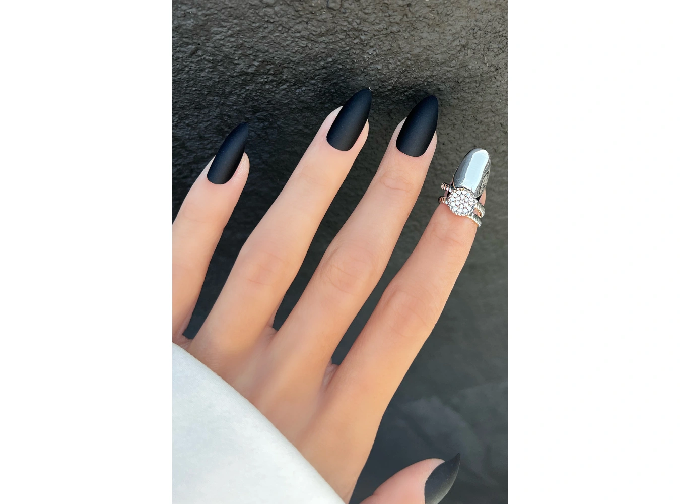 Gümüş Renk Ayarlanabilir Taşlı Tırnak Yüzük