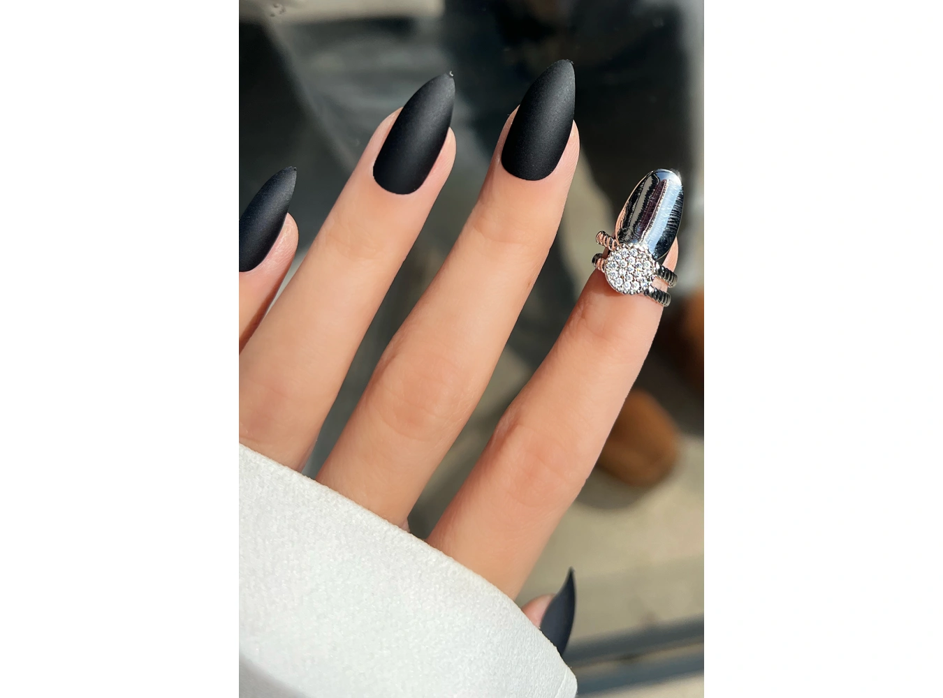 Gümüş Renk Ayarlanabilir Taşlı Tırnak Yüzük