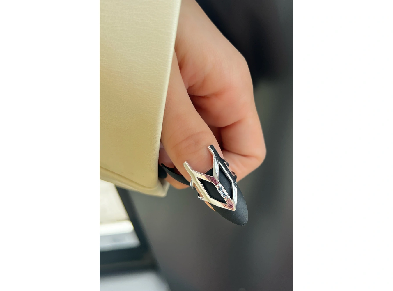 Gümüş Renk Ayarlanabilir Tırnak Yüzük