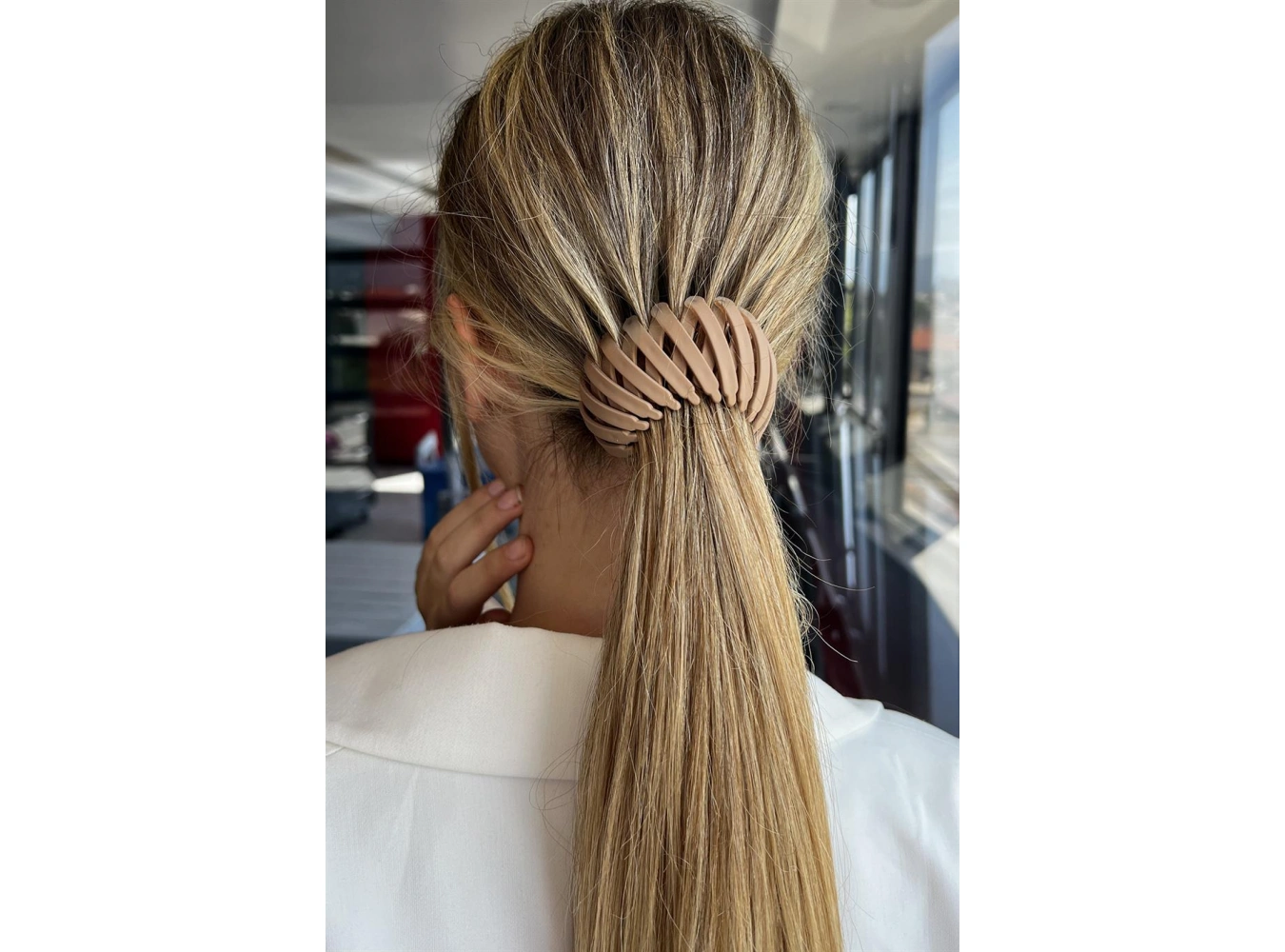 Kahve Renk Mat Saç Aparatı