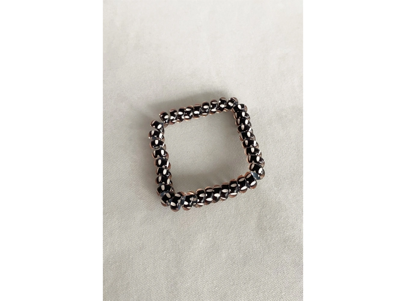 Kahve Renk Puantiyeli Helezon Lastik Toka