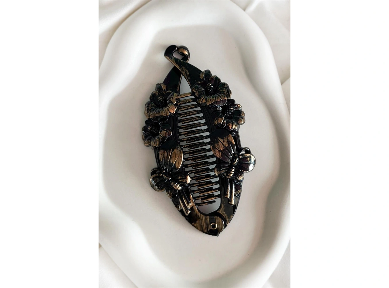 Karışık Renk Antik Desenli Çiçek Figürlü Muz Toka