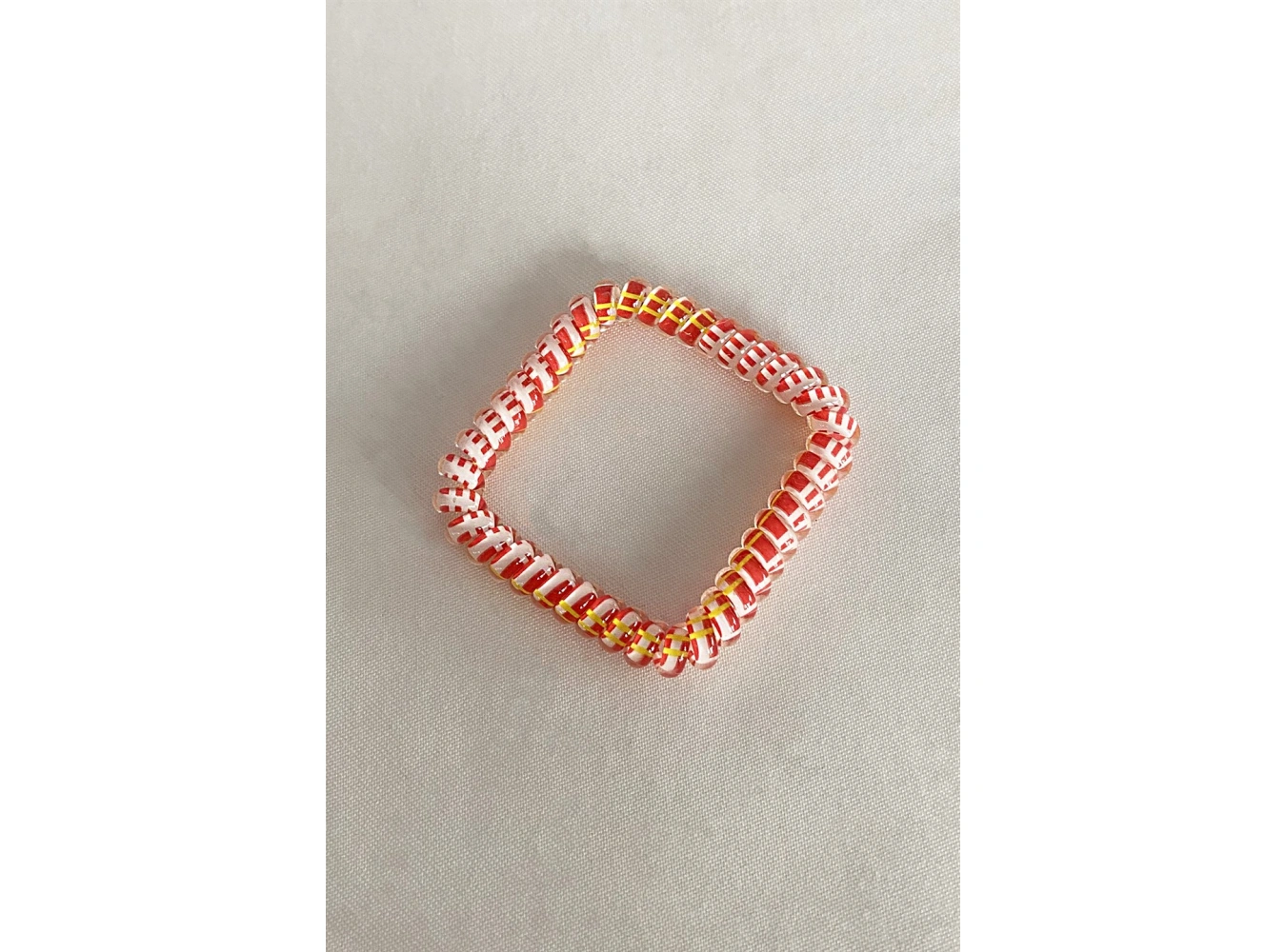 Kırmızı Renk Helezon Lastik Toka