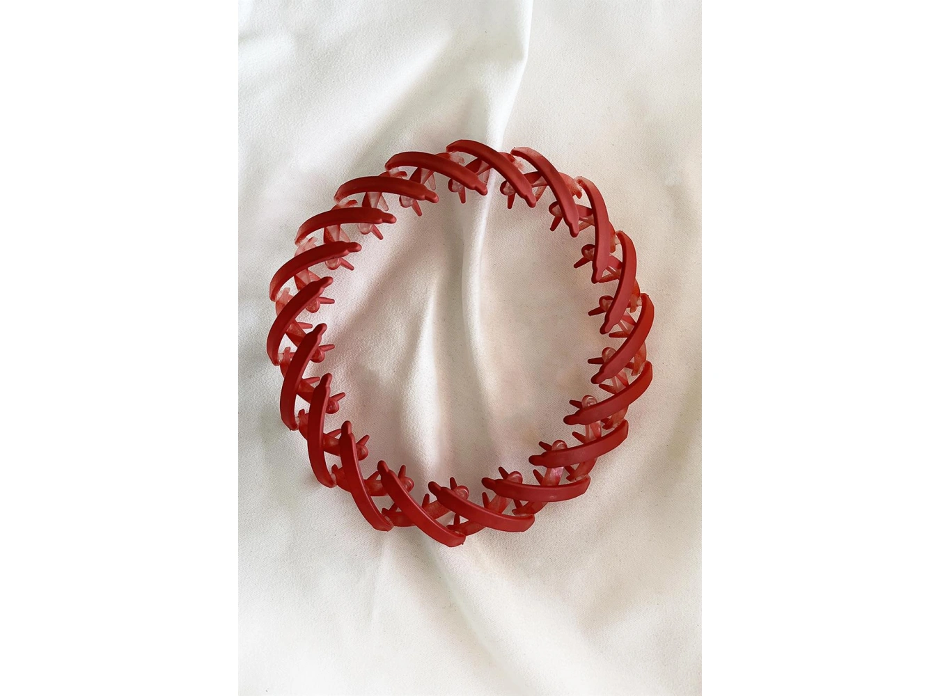 Kırmızı Renk Mat Saç Aparatı