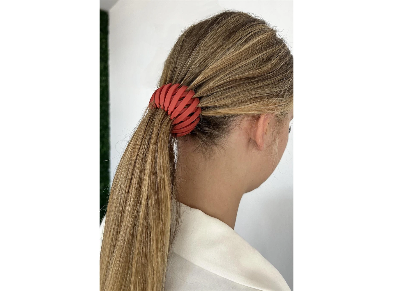 Kırmızı Renk Mat Saç Aparatı