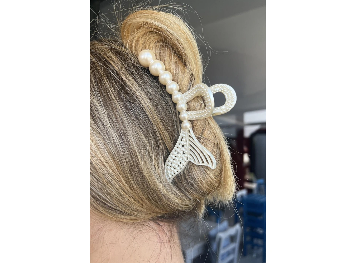 Krem Renk İncili Büyük Boy Balık Figürlü Mandal Toka