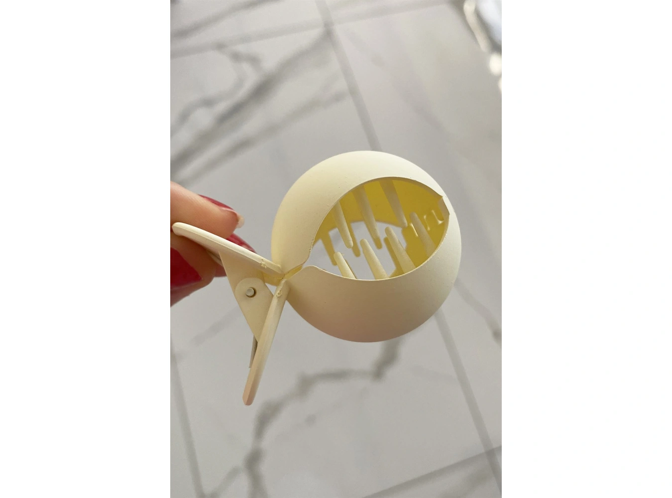 Krem Renk Mandal Toka