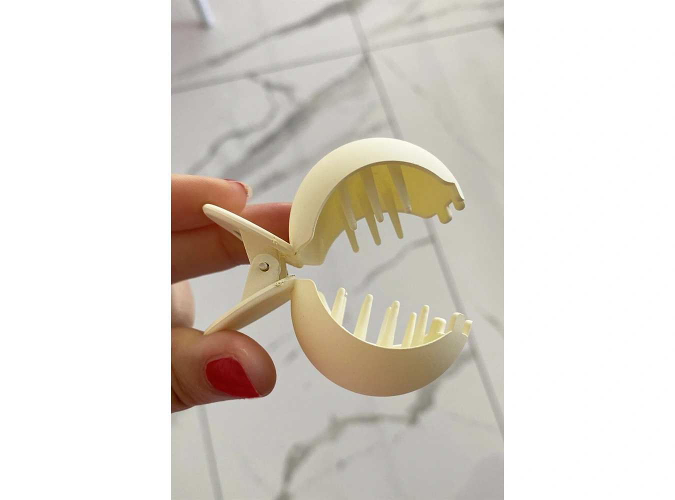 Krem Renk Mandal Toka