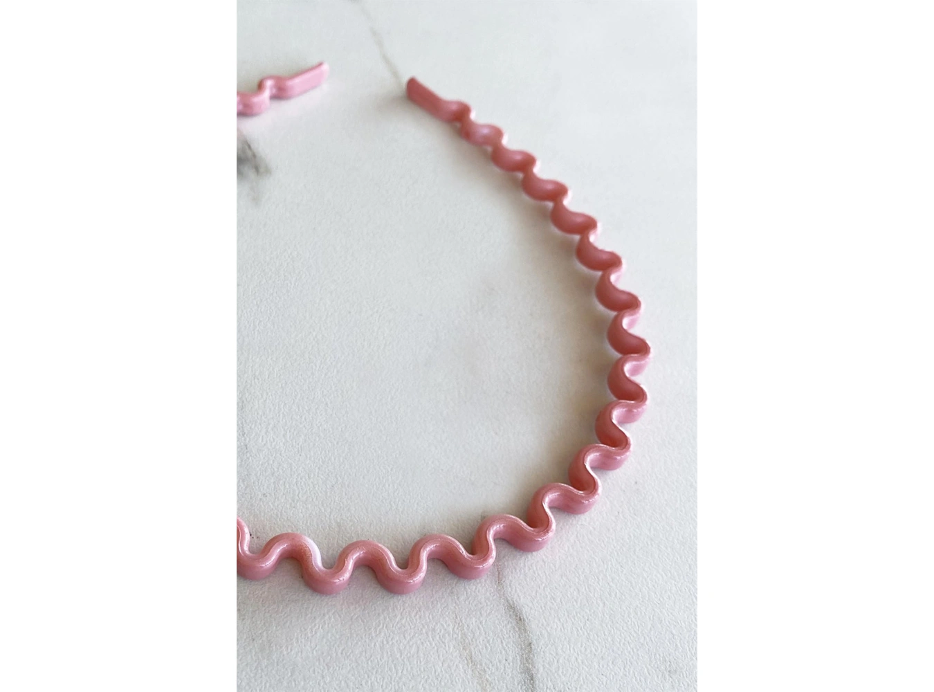 Pembe Renk Kıvrımlı Taç