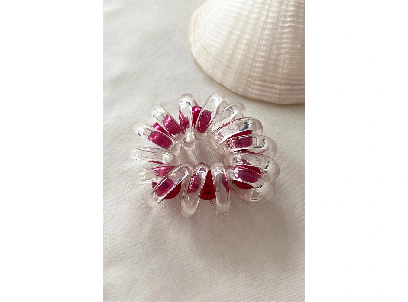 Şeffaf Renk Pembe İnci Detaylı Helezon Lastik Toka