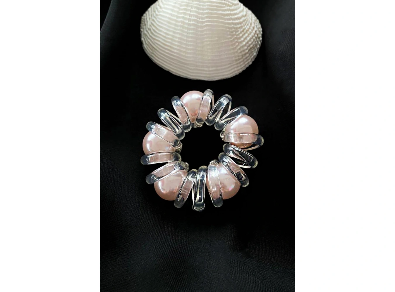 Şeffaf Renk Pudra İnci Detaylı Helezon Lastik Toka