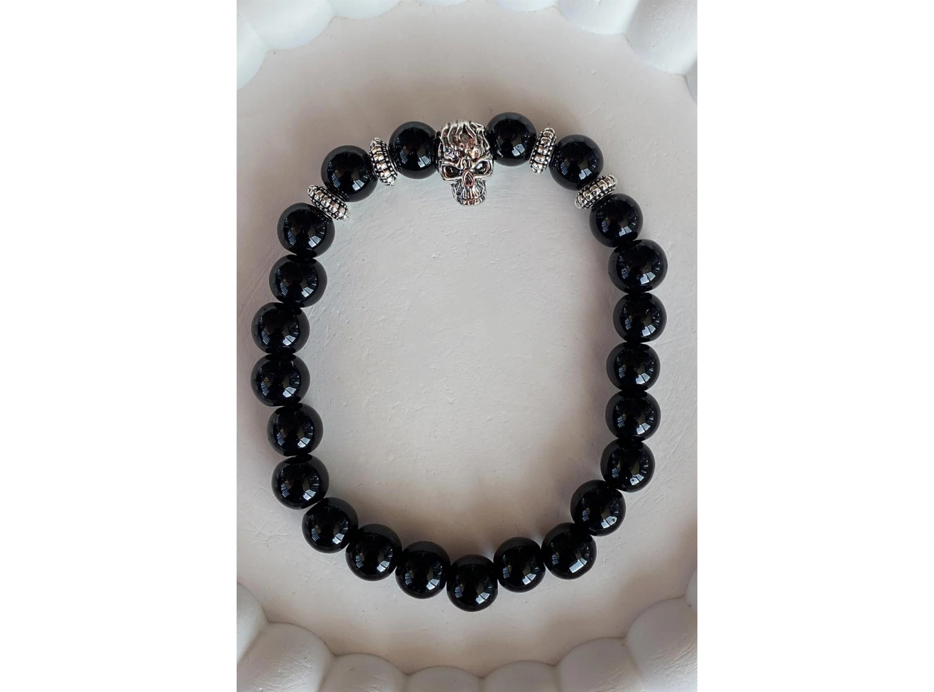 Siyah Renk Boncuk Detaylı Kuru Kafa Figürlü Erkek Bileklik