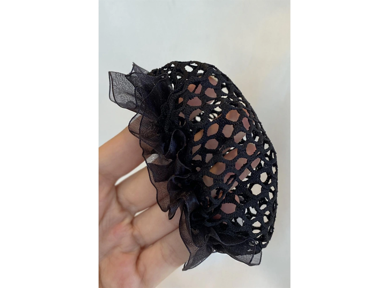 Siyah Renk File Detaylı Topuz Toka