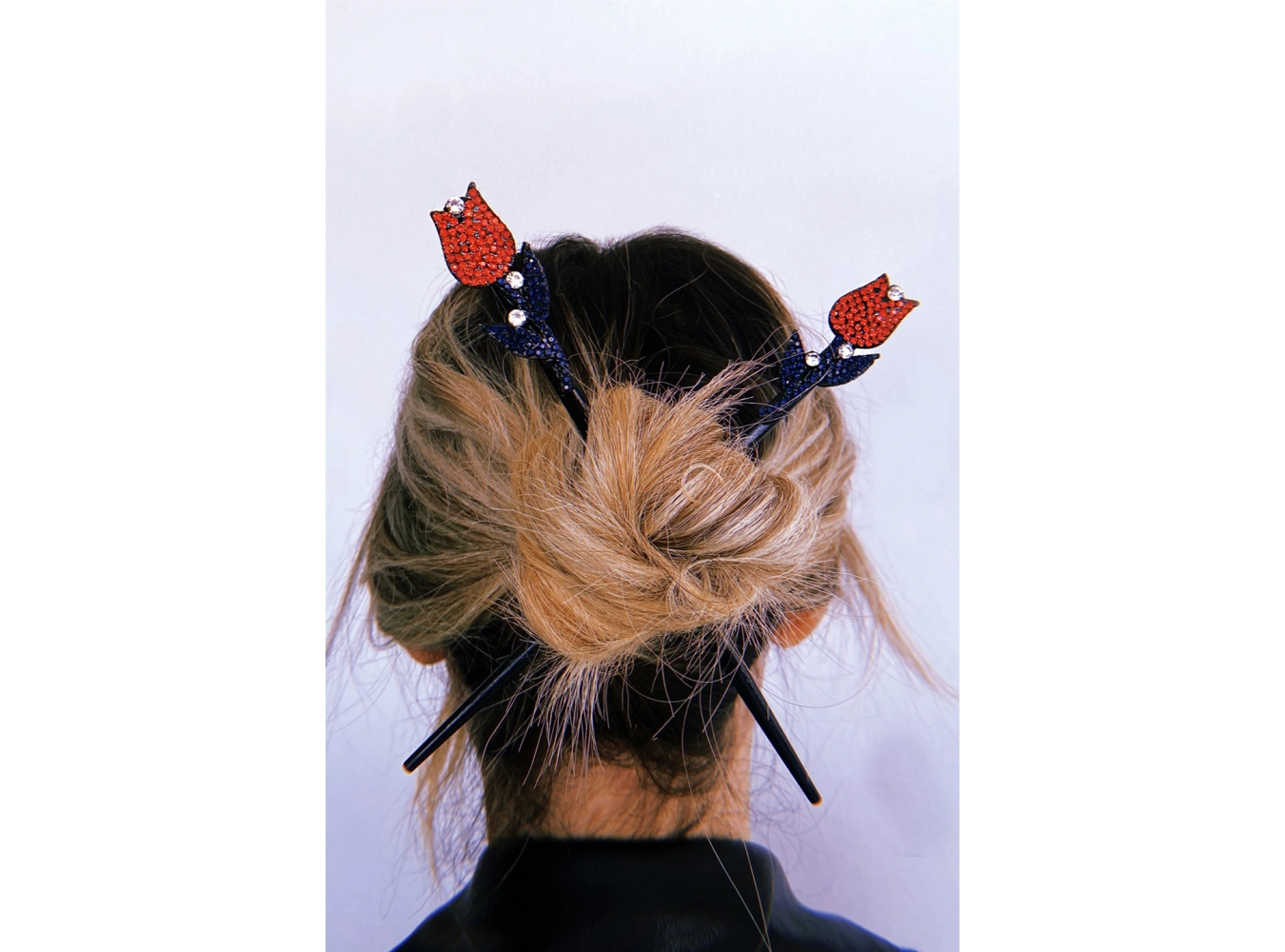 Siyah Renk Gül Figürlü Taşlı İkili Topuz Tokası