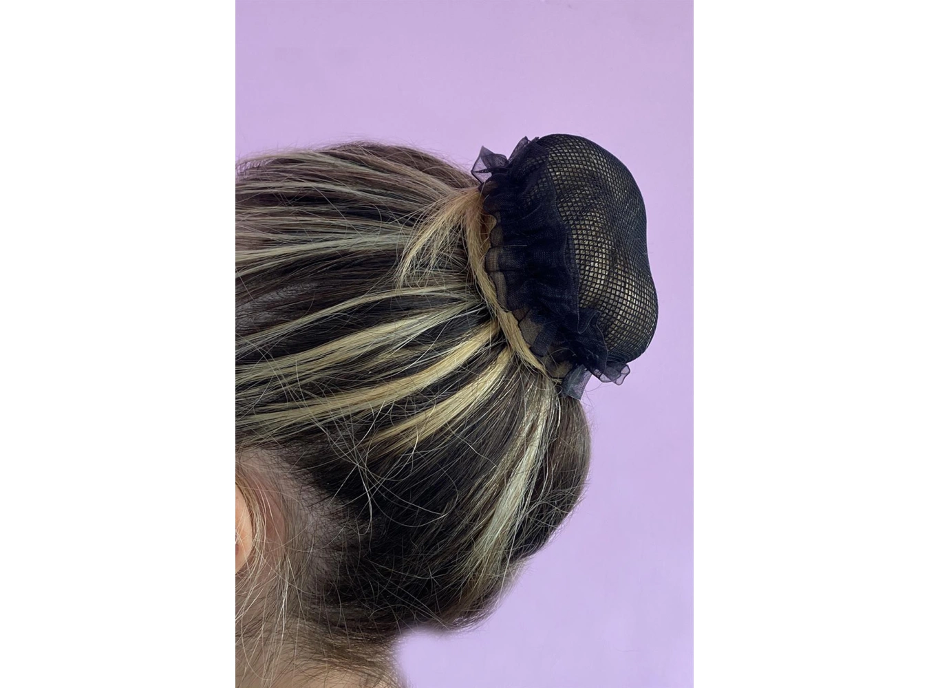 Siyah Renk Küçük File Detaylı Topuz Toka