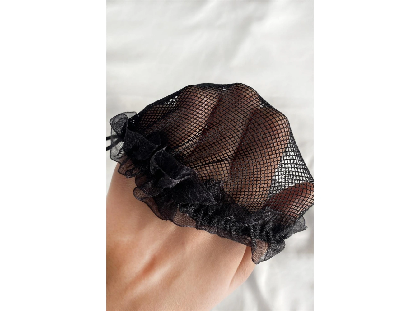 Siyah Renk Küçük File Detaylı Topuz Toka