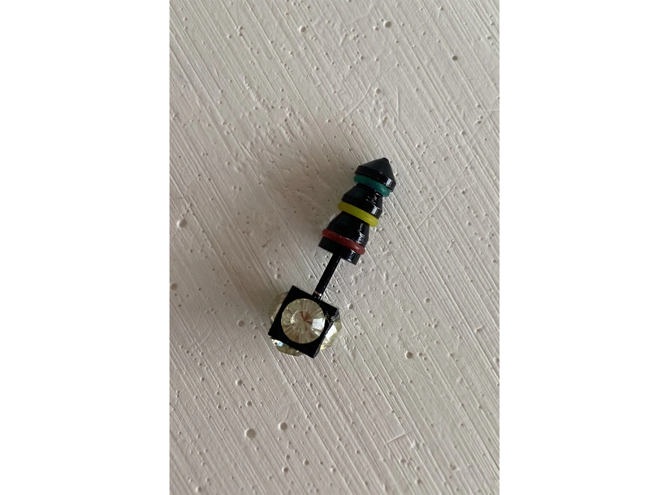 Siyah Renk Taşlı Piercing