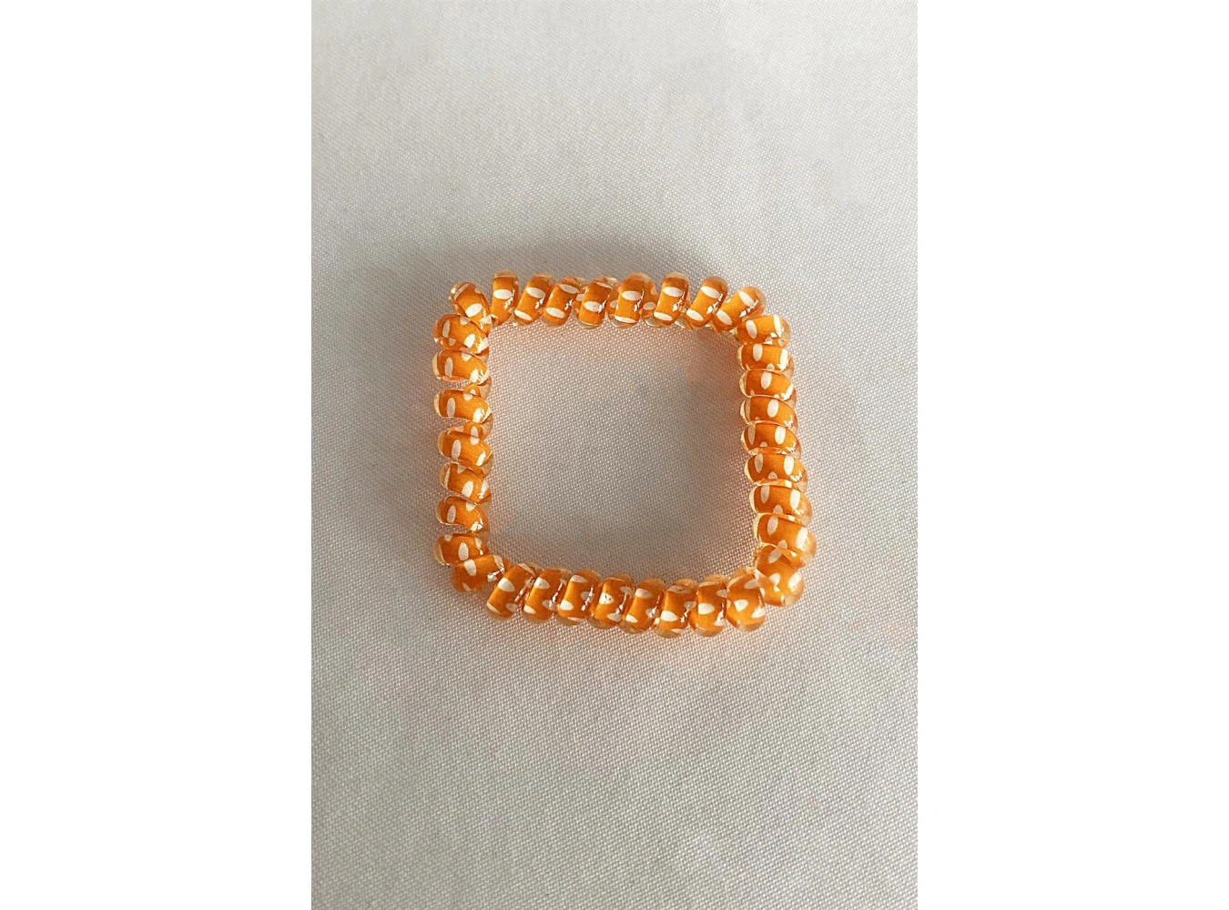 Turuncu Renk Puantiyeli Helezon Lastik Toka