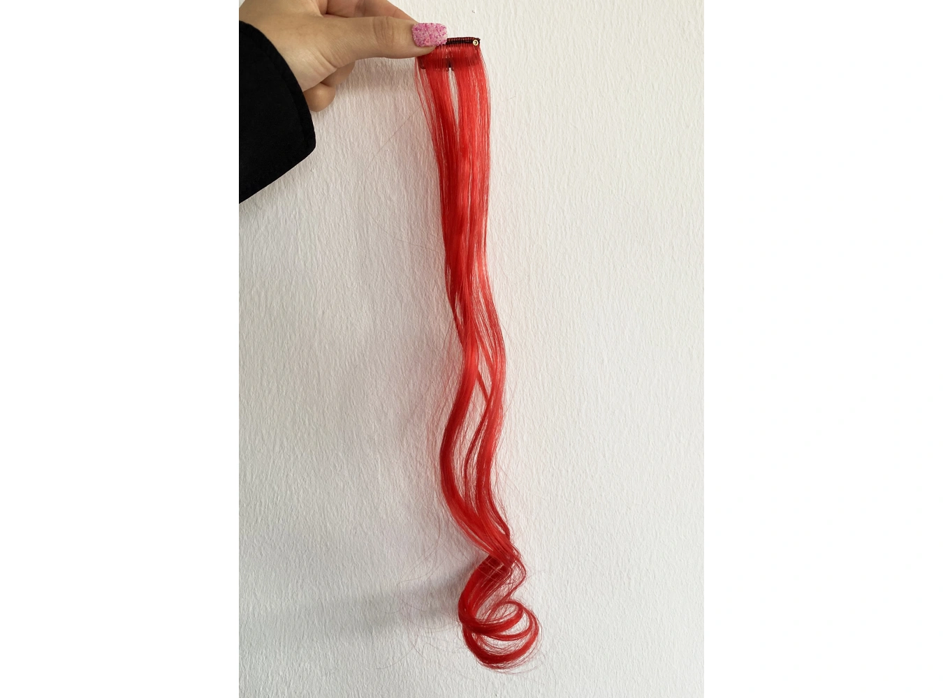 Yan Çıt Çıt Postiş / Kırmızı Dalgalı / 45 Cm