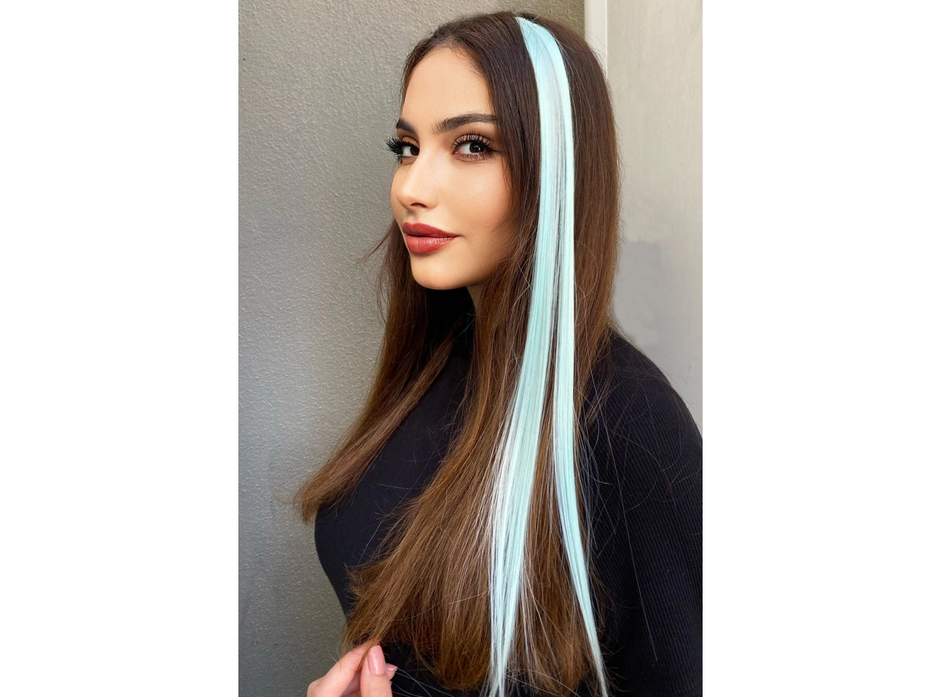 Yan Çıt Çıt Postiş / Su Yeşil Renk / 50 Cm