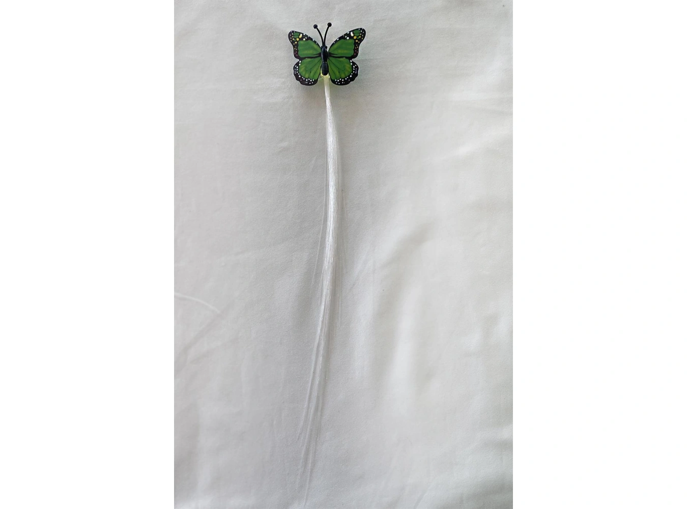 Yeşil Renk Kelebek Figürlü Işıklı Yan Toka