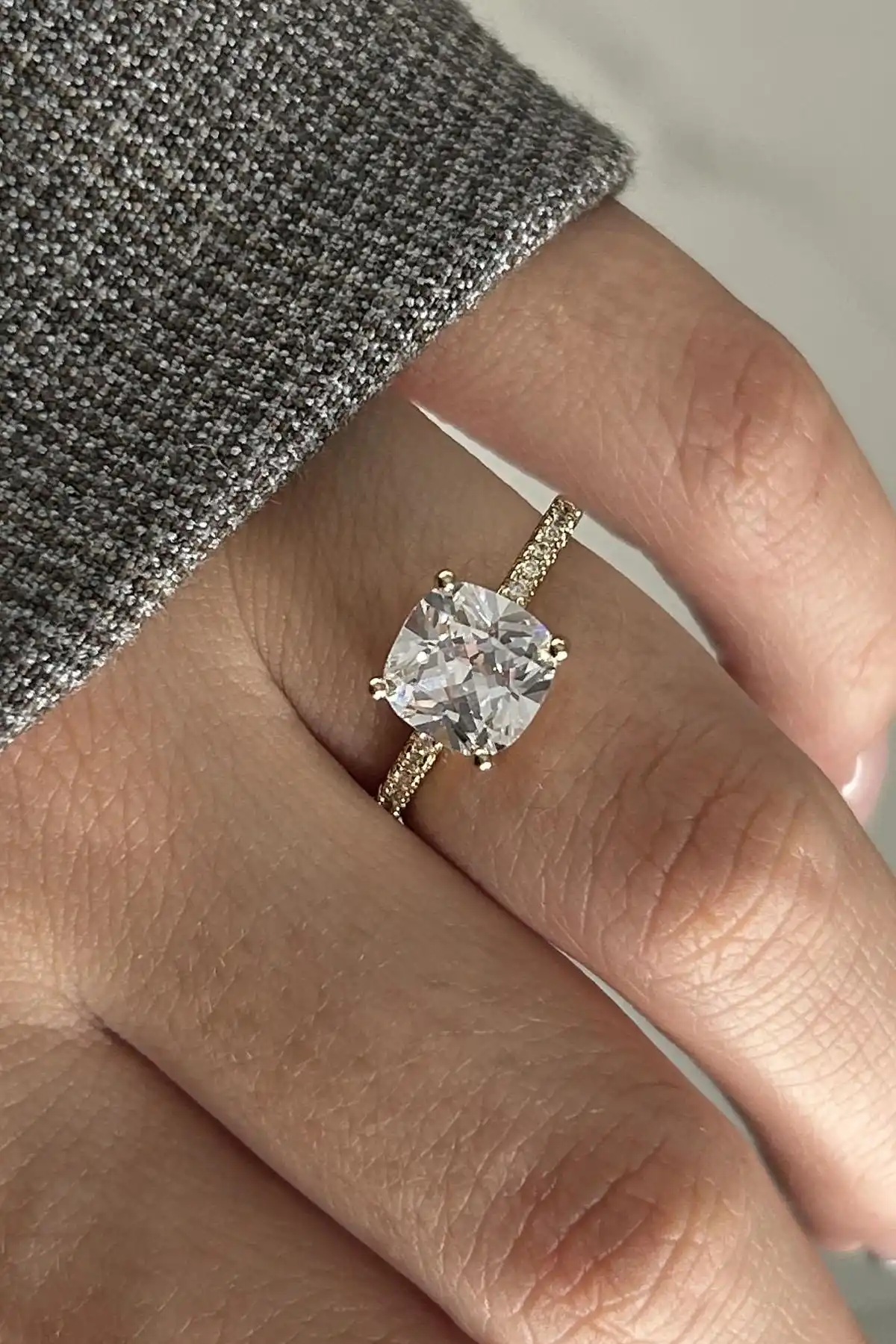 Altın Renk Tektaş Detaylı Ayarlanabilir Yüzük