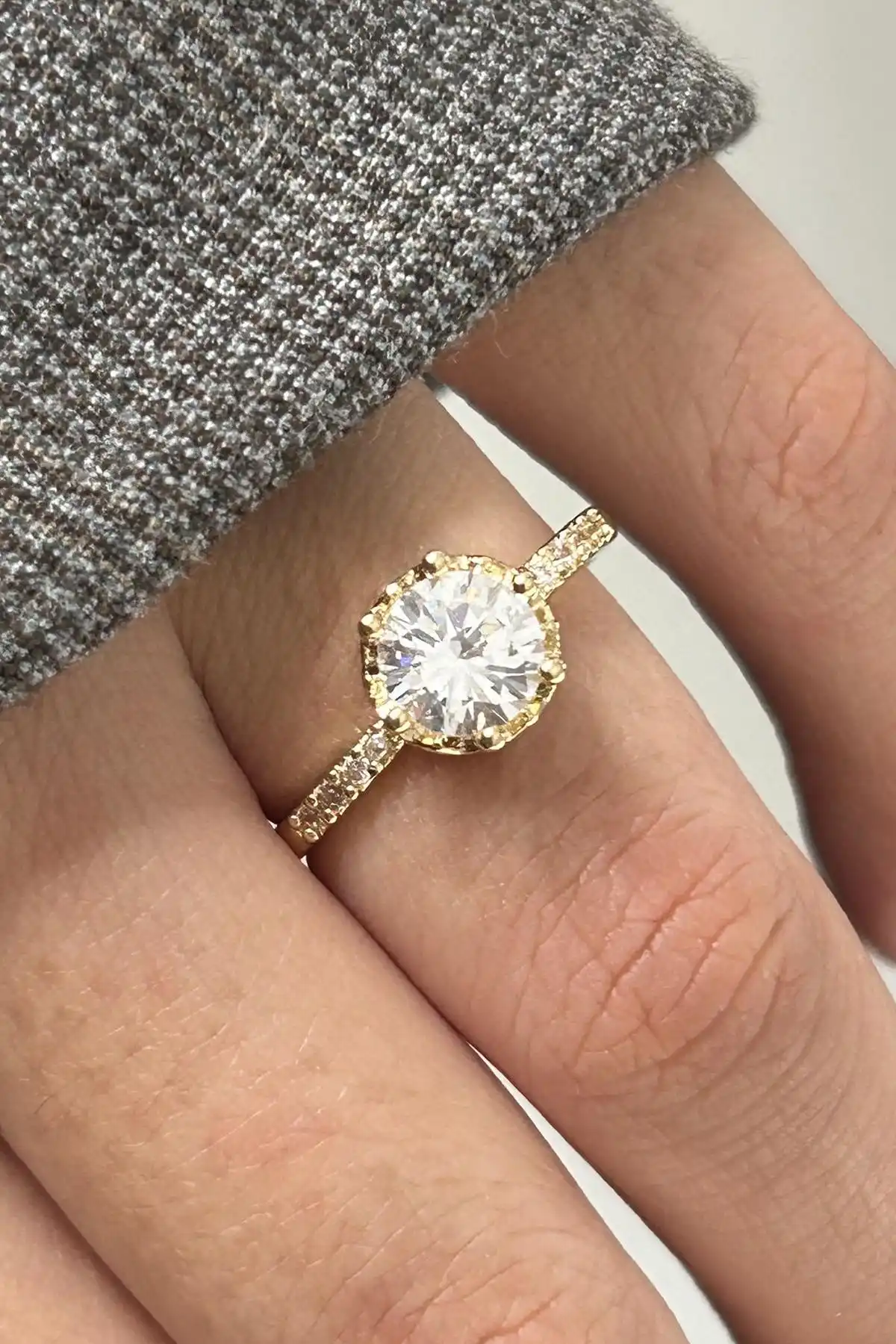 Altın Renk Tektaş Detaylı Ayarlanabilir Yüzük