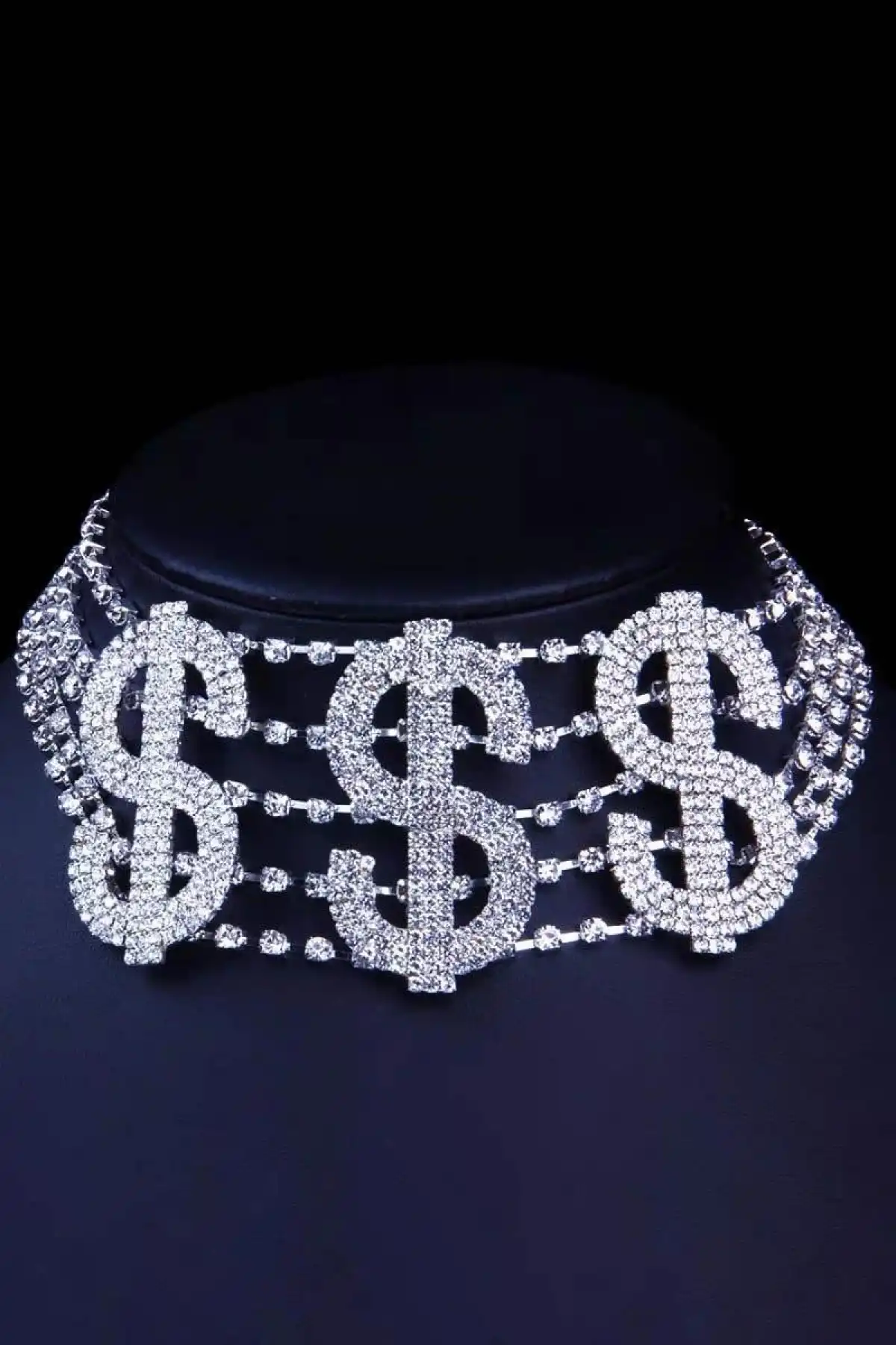 Gümüş Renk Dolar Figürlü Choker Kolye