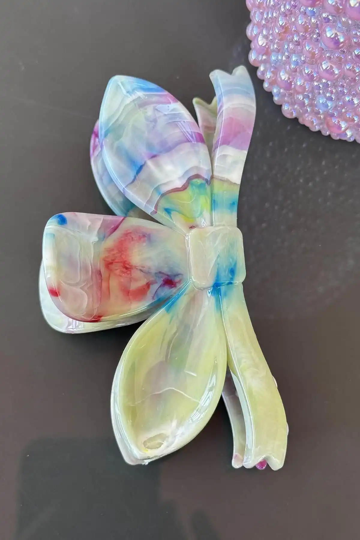 Karışık Renk Mermer Desenli Kemik Mandal Toka