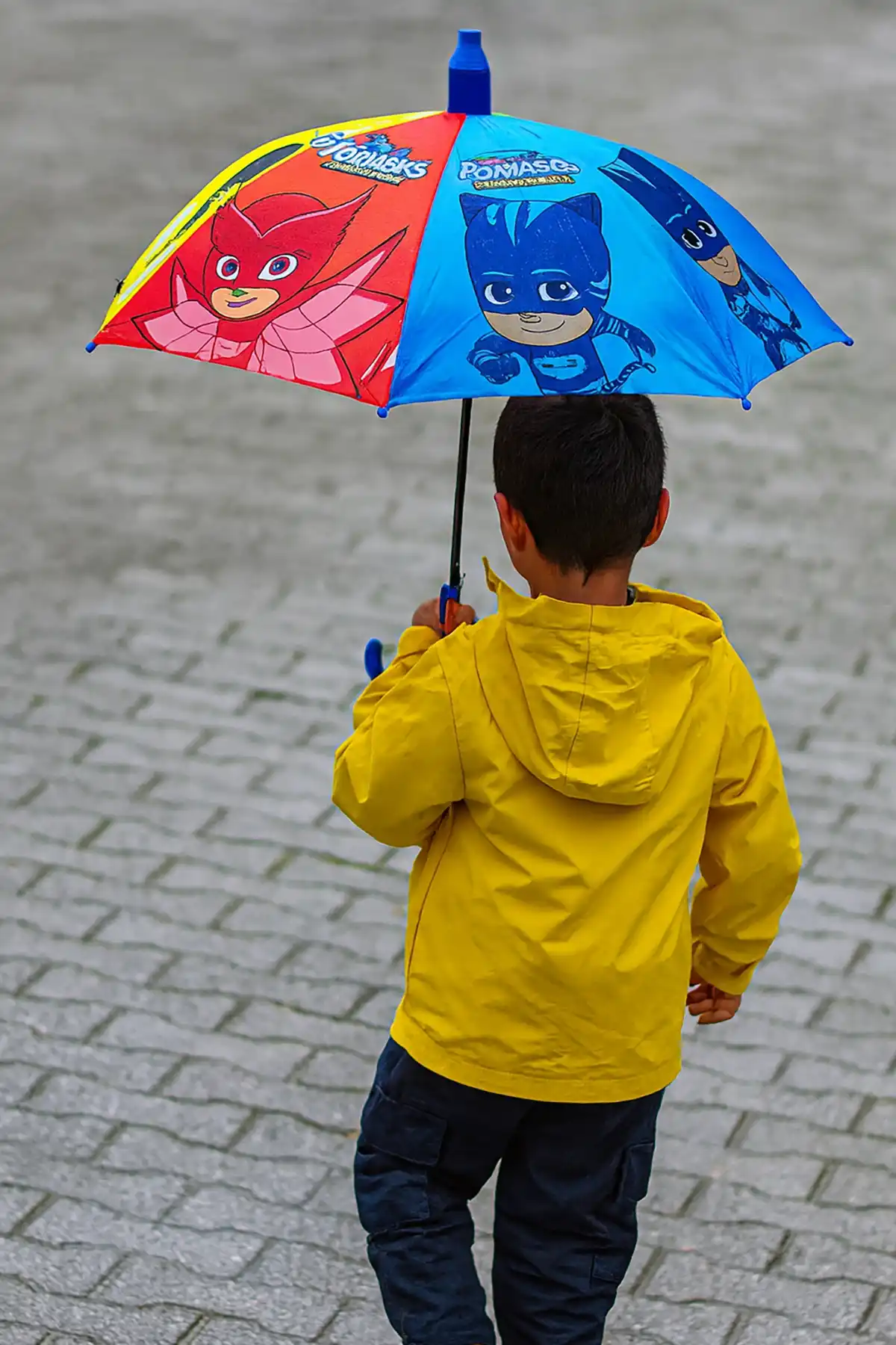 Lacivert Renk Karışık Figürlü Kılıflı Çocuk Şemsiye