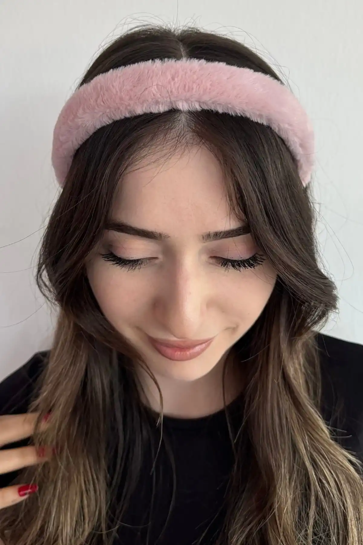 Pudra Renk Peluş Taç