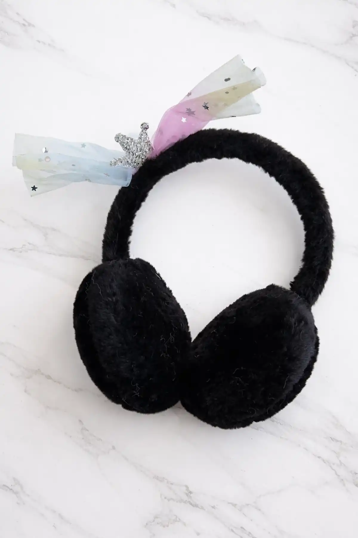 Siyah Renk Kurdele Figürlü Peluş Kulaklık