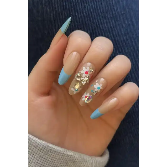 10lu Krem Ve Mavi Renk Çiçek Figürlü Taş Detaylı Takma Tırnak Set (Yapıştırıcılı)