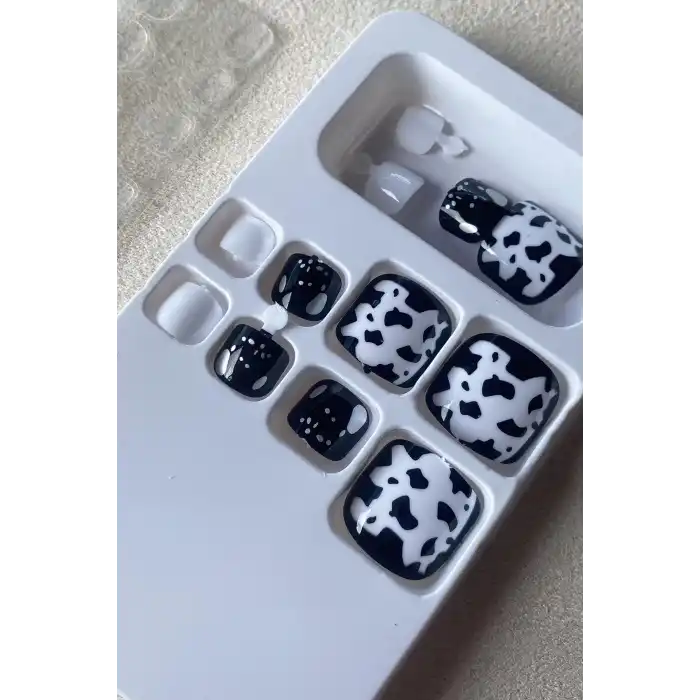 12li Beyaz Renk İnek Figürlü Ayak Takma Tırnak