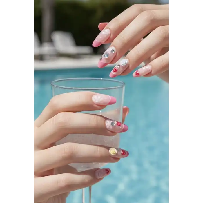 12li Pembe Renk Çilek Figürlü Taş Detaylı Takma Tırnak Set (Yapıştırıcılı)