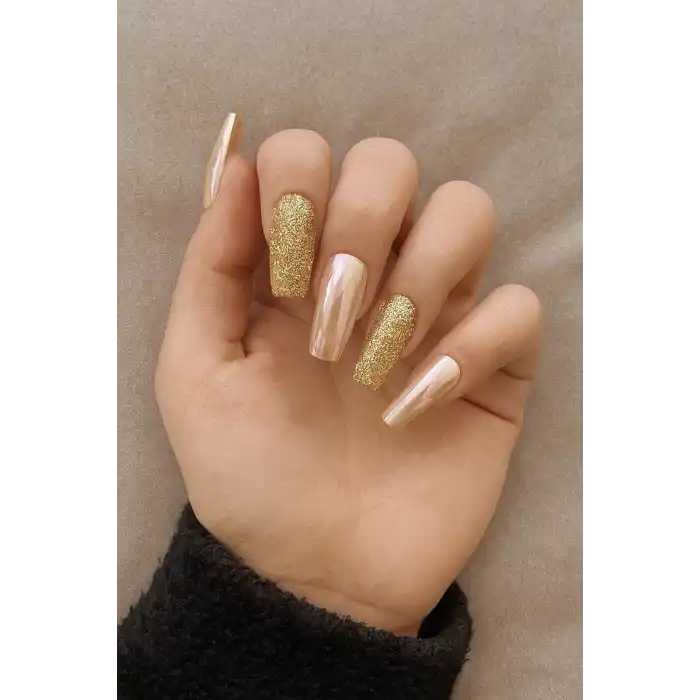 24lü Altın Renk Simli Ve Hologramlı Takma Tırnak (Yapıştırıcılı)